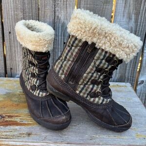 UGG Newberry Brown Leather & Quilted Stout Plaid Waterproof Event Boots Size 8